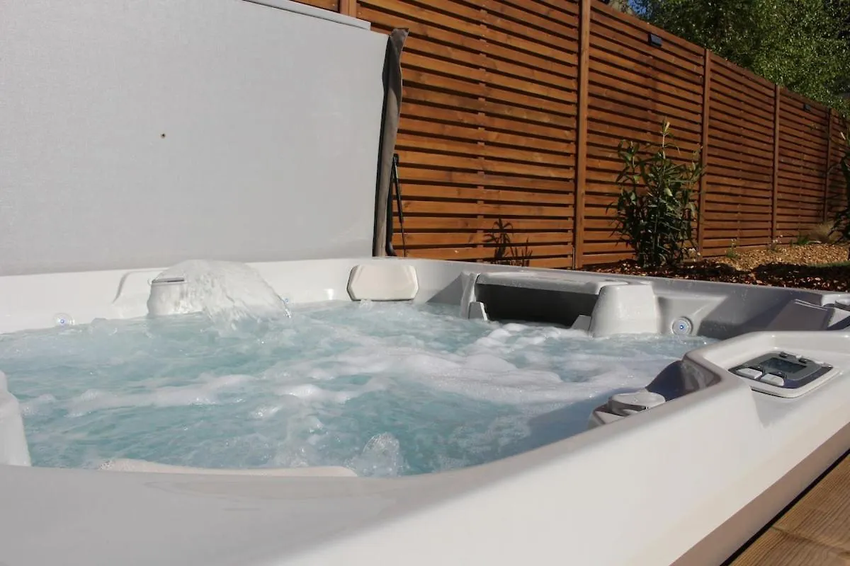 L'Ecurie - Nature Et Spa Prive Béganne 0*,  Frankrike
